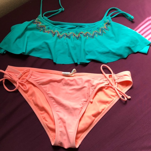 Beaded bikini - Picture 1 of 3
